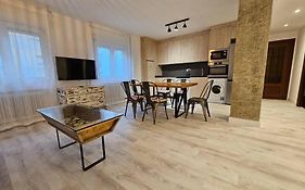1A108 Amplio Y Moderno Apartamento
